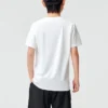 T-shirt com logótipo “Branco”